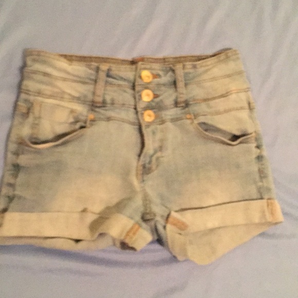High-waisted, three button blue shorts. Size 3. - Picture 4 of 6